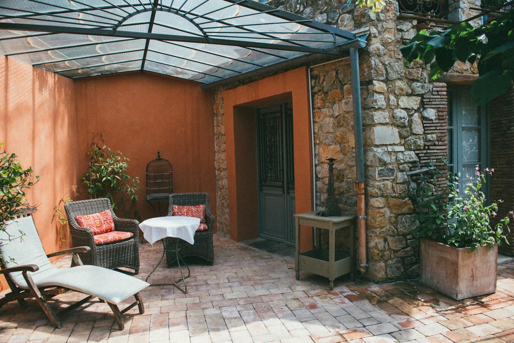 Les Rosees Bed & Breakfast Mougins Exterior photo