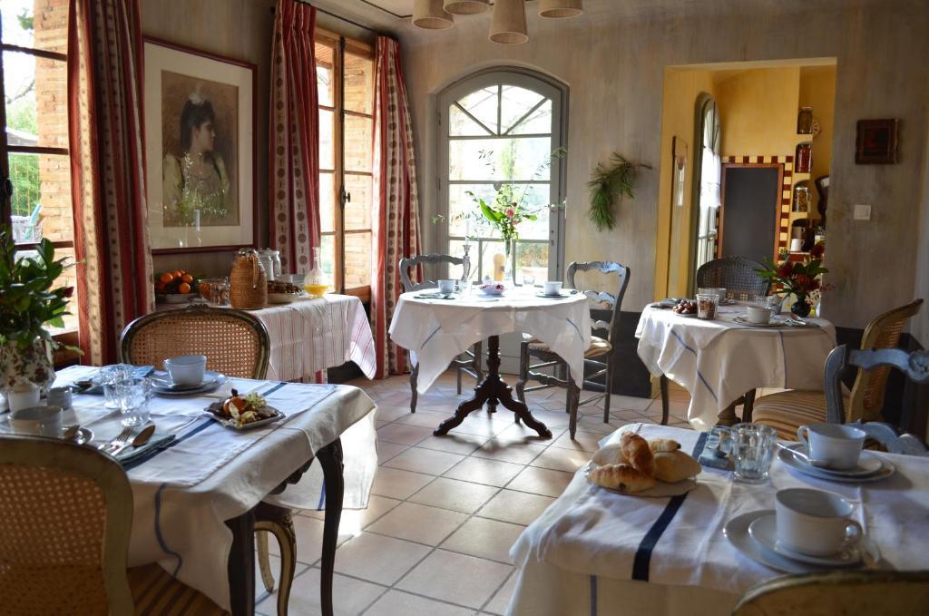 Les Rosees Bed & Breakfast Mougins Exterior photo