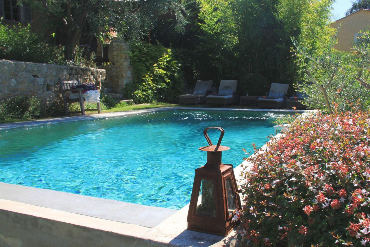 Les Rosees Bed & Breakfast Mougins Exterior photo